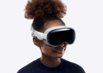 Apple Focuses on the Smart Glasses Journey by Pulling Back on the Vision Pro: Development Strategy Against N50 and Meta Ray-Ban Competition