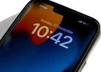 New Approach to Protect iPhone Battery Life with Adaptive Power